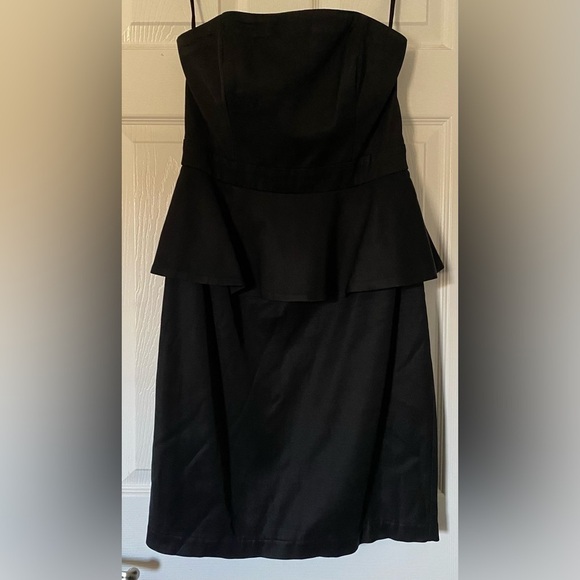 White House Black Market Strapless Black Peplum Dress Size 8 - Picture 1 of 8